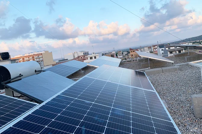 placas-solares-comunidad-de-vecinos